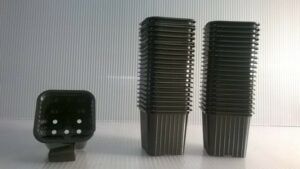 Pots Plastiques noirs – 7 cm – Carré – Lot de 100 pièces